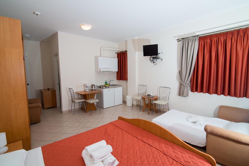 Rooms Nancy Agios Andreas  部屋 写真