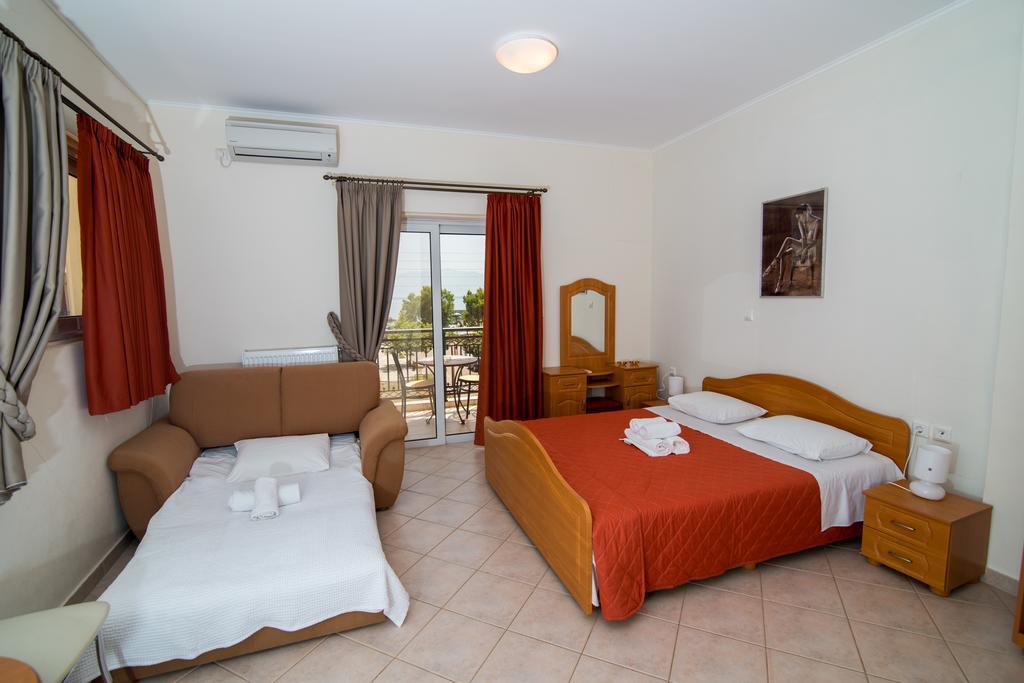 Rooms Nancy Agios Andreas  部屋 写真
