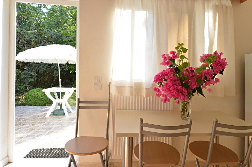 Rooms Nancy Agios Andreas  部屋 写真